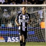 camp.-brasileiro:-com-gol-de-marllon,-ceara-supera-vitoria-por-1-a-0