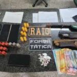 homem-e-preso-pela-policia-militar-com-armas-artesanais-e-drogas-em-russas