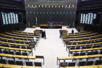 relator-propoe-criar-18-cadeiras-e-aumentar-total-de-deputados-para-531