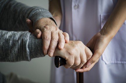 doulas-do-fim-da-vida:-o-trabalho-de-quem-acompanha-a-morte