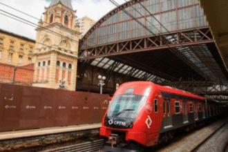moradores-da-favela-do-moinho-bloqueiam-linhas-da-cptm-durante-protesto