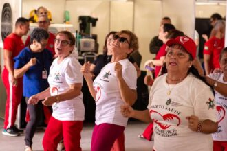 bombeiros-e-policiais-militares-animam-publico-com-projetos-de-danca-e-arte-no-mundo-sspds