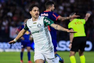 palmeiras-vira-sobre-red-bull-bragantino-e-mantem-lideranca-do-brasileirao
