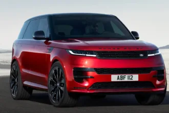 montadora-de-luxo-suspende-envio-de-carros-para-os-eua-em-resposta-a-‘tarifaco’-de-trump