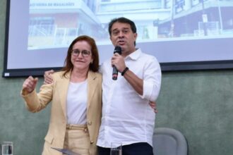 riane-azevedo-assume-a-secretaria-municipal-da-saude-de-fortaleza