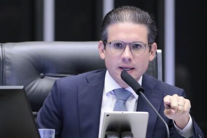 hugo-motta-diz-que-pec-da-seguranca-deve-ser-aprovada-na-ccj-ate-junho