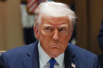 trump-anuncia-tarifas-de-25%-sobre-todos-os-carros-importados-nos-eua