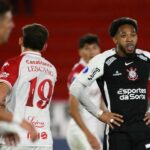 corinthians-perde-para-o-huracan,-da-azar-e-e-eliminado-na-sul-americana