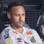 neymar-admite-que-tem-se-poupado-no-santos-por-receio-de-novas-lesoes:-‘da-aquele-medinho’