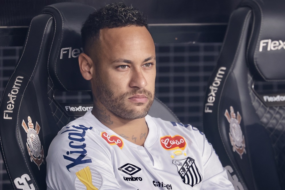 neymar-admite-que-tem-se-poupado-no-santos-por-receio-de-novas-lesoes:-‘da-aquele-medinho’
