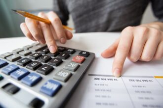 taxas-bancarias-ocultas-no-extrato:-quanto-voce-realmente-paga?