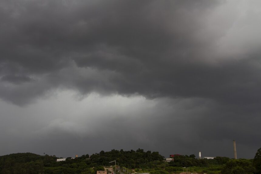 tempestades-colocam-sao-paulo-em-estado-de-alerta-nesta-terca-feira