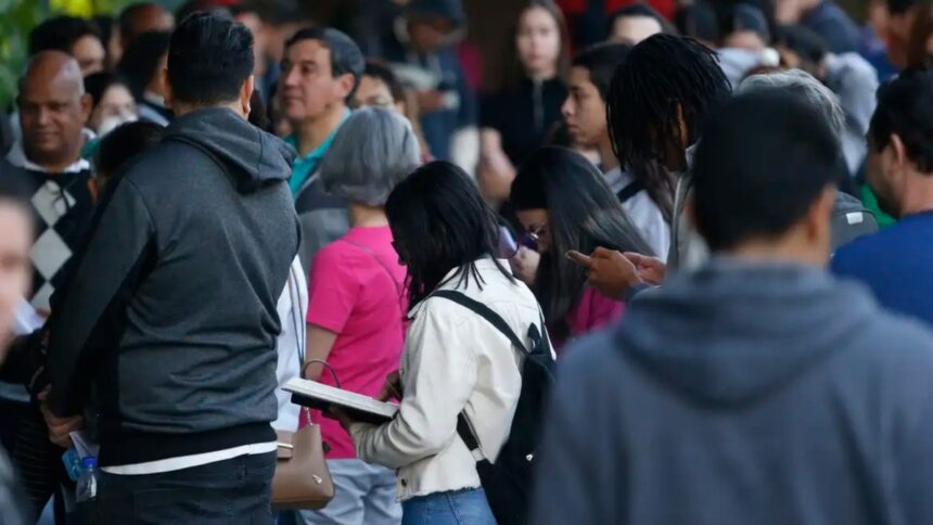 concursos:-sancionada-lei-que-reserva-30%-de-vagas-para-cotistas