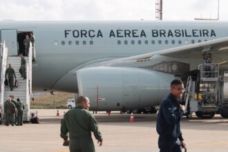 novo-voo-com-brasileiros-repatriados-dos-eua-chega-em-fortaleza-neste-sabado