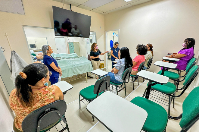 escutar,-acolher-e-orientar:-capacitacao-une-teoria-e-pratica-sobre-amamentacao-no-hgf