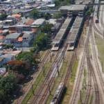 passageiro-cai-em-vao-entre-porta-do-trem-e-a-plataforma-de-estacao-em-sp