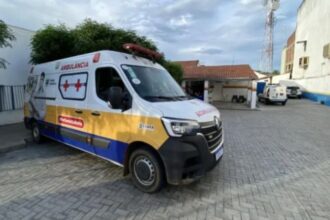 homem-chama-ambulancia-e-diz-que-so-queria-carona-ate-um-bar;-falso-paciente-e-investigado