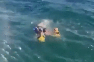 bombeiros-resgatam-73-praticantes-de-stand-up-paddle-apos-ventania-na-praia-do-leme