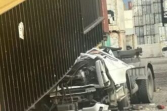rajadas-de-vento-causam-queda-de-conteineres-em-santos-e-caminhoneiro-morre-esmagado