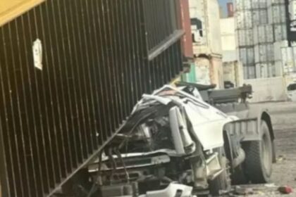rajadas-de-vento-causam-queda-de-conteineres-em-santos-e-caminhoneiro-morre-esmagado