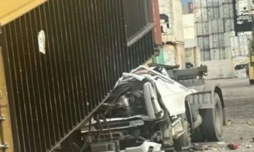 rajadas-de-vento-causam-queda-de-conteineres-em-santos-e-caminhoneiro-morre-esmagado