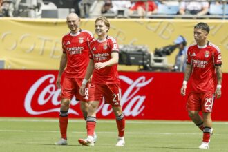 benfica-vence-o-bayern-de-munique,-leva-grupo-c-e-empurra-alemaes-para-duelo-com-o-flamengo