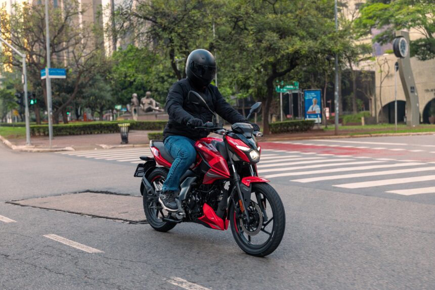 missao-impossivel?-bajaj-pulsar-chega-ao-brasil-para-roubar-uma-fatia-do-reino-da-honda-cg