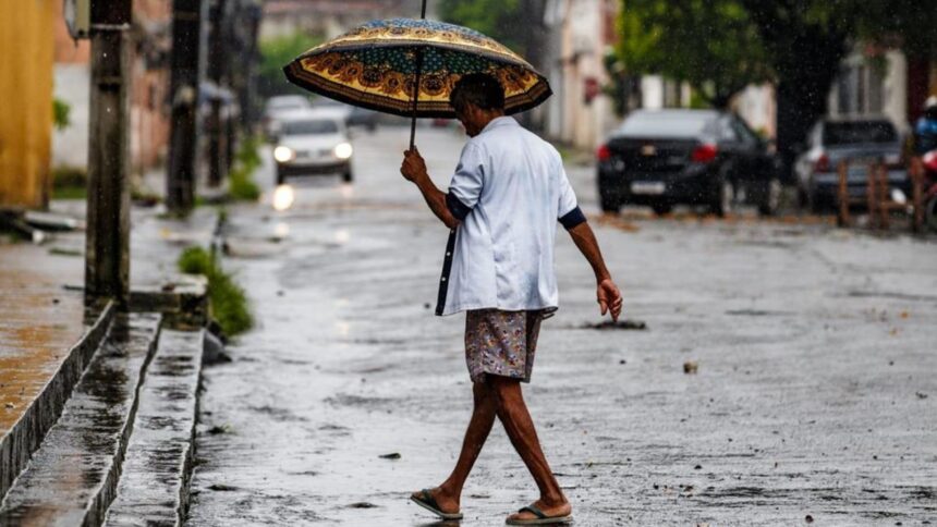 funceme-emite-aviso-de-chuvas-intensas-para-o-fim-de-semana-no-ceara;-confira-previsao