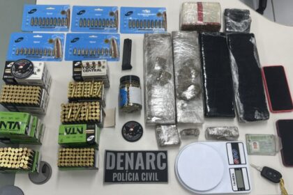com-informacoes-da-coin/sspds,-pcce-prende-homem-com-vasto-material-ilicito-em-fortaleza