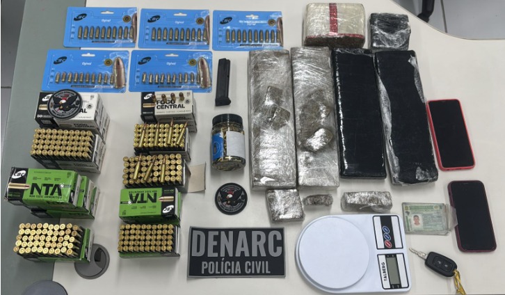 com-informacoes-da-coin/sspds,-pcce-prende-homem-com-vasto-material-ilicito-em-fortaleza