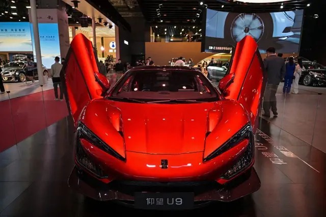o-que-esta-por-tras-dos-carros-eletricos-‘baratos’-da-china,-que-estao-tomando-o-mercado-global