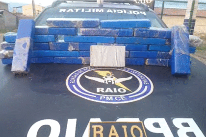 pmce-apreende-quase-21-kg-de-drogas-e-prende-dois-homens-em-lavras-da-mangabeira