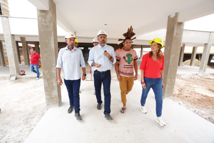 governador-elmano-de-freitas-vistoria-obras-de-escola-indigena-em-crateus