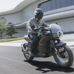 honda-lanca-sua-primeira-moto-eletrica-na-china,-que-pode-chegar-a-120-km/h
