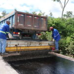 mais-seguranca-e-conforto-na-estrada:-ce-451-recebe-melhorias-entre-guaiuba-e-itacima