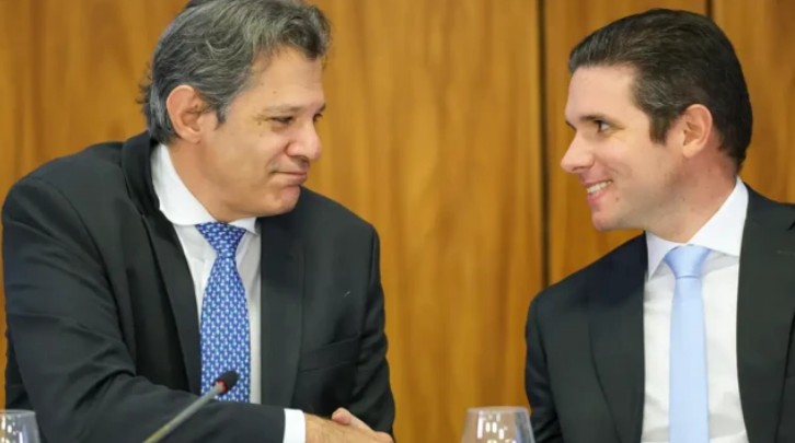 governo-avalia-que-decisao-de-moraes-‘poe-a-bola-no-chao’-e-acalma-os-animos