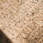 sem-misterio:-o-que-esta-por-tras-das-linguas-mortas?