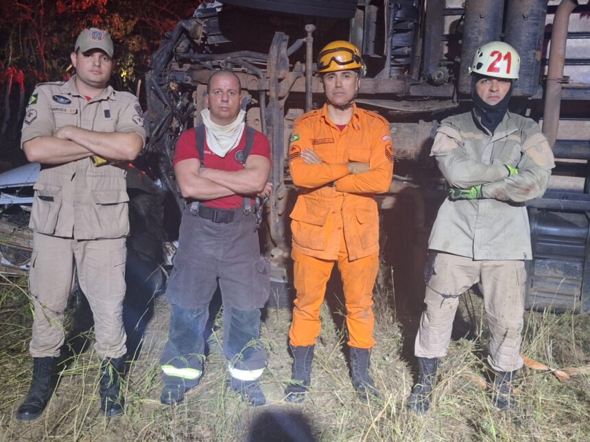 corpo-de-bombeiros-atende-ocorrencia-de-colisao-com-seis-obitos-em-tamboril